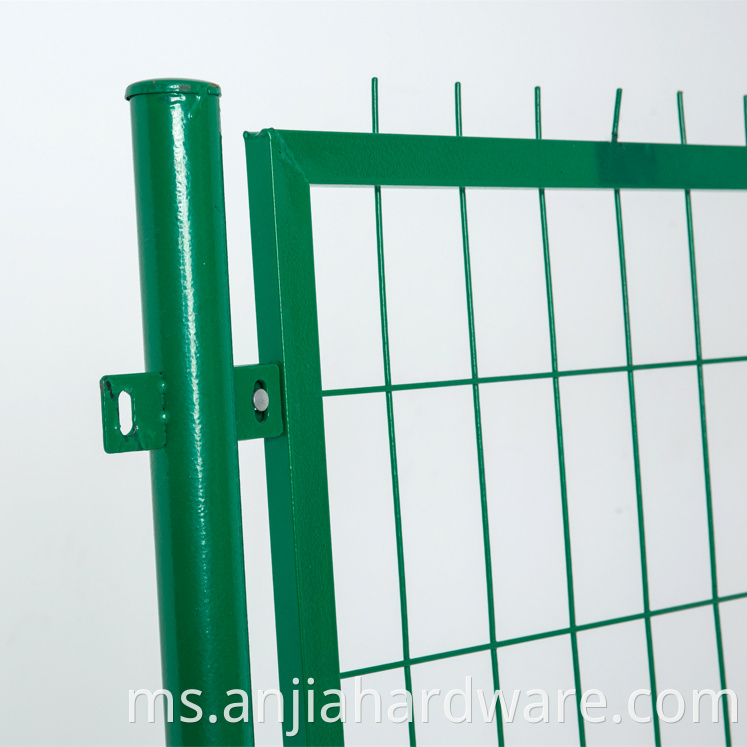 powder coated mesh fencing with post 